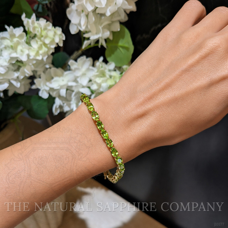 12.72 Ct.Tw. Green (Lime Green) Peridot Tennis/Line Bracelet, 14K Yellow Gold