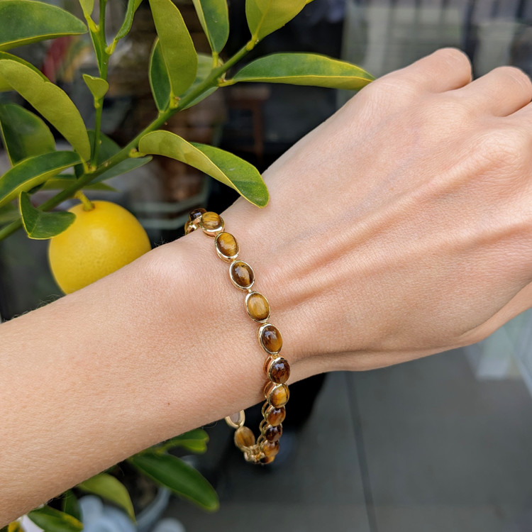 20.21 Ct.Tw. Tiger's Eye Bezel Bracelet, 18K Yellow Gold