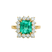 3.77 Ct. Emerald 18K Yellow Gold ring