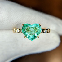 1.26 Ct. Emerald 18K Yellow Gold ring