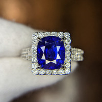 4.17 Ct. Sapphire 18K White Gold ring