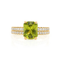 2.07 Ct. Peridot 18K Yellow Gold ring