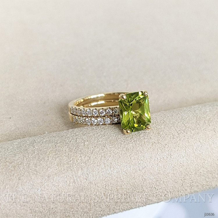 2.07 Ct. Green Peridot and Natural Diamond Pave Ring, 18K Yellow Gold