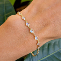 Moonstone 18K Yellow Gold bracelet