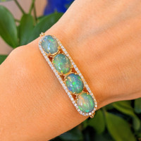 6.02 Ct.Tw. Opal 14K Yellow Gold bracelet