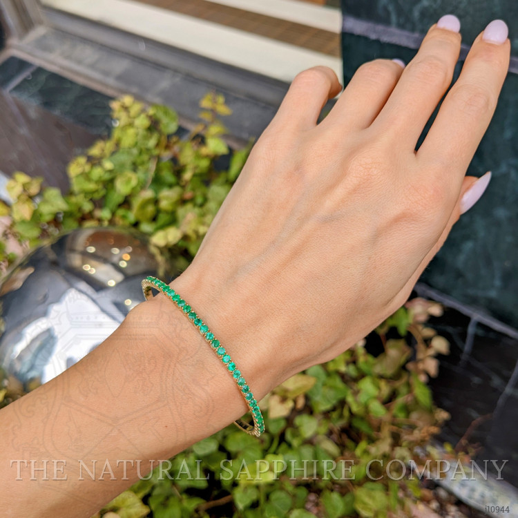2.02 Ct.Tw. Emerald Bangle Bracelet, 14K Yellow Gold