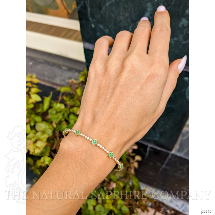 0.29 Ct.Tw. Emerald Natural Diamond Bangle Bracelet, 14K Yellow Gold