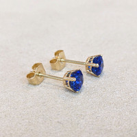 1.20&nbsp;Ct.Tw.Total Carat Weight Blue Sapphire Studs Earrings, 14K Yellow Gold Life Style