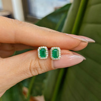 1.14&nbsp;Ct.Tw.Total Carat Weight Emerald and Natural Diamond Studs Earrings, 14K Yellow Gold Life Style
