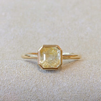 1.87 Ct. Sapphire 18K Yellow Gold ring