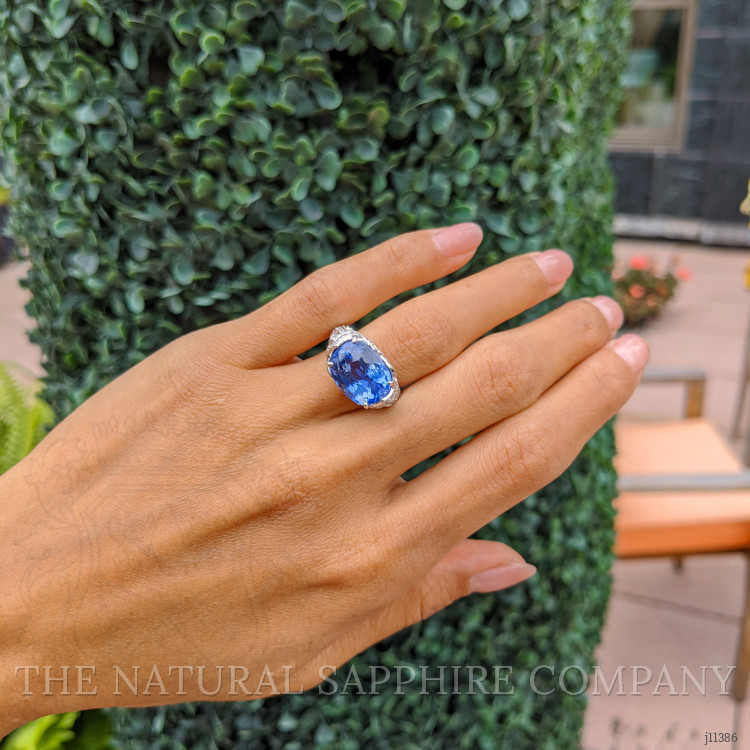 9.07 Ct. Blue Sapphire and Natural Diamond Antique Style Ring, 14K Yellow Gold