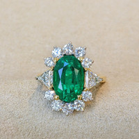 3.86 Ct. Emerald 18K Yellow Gold ring