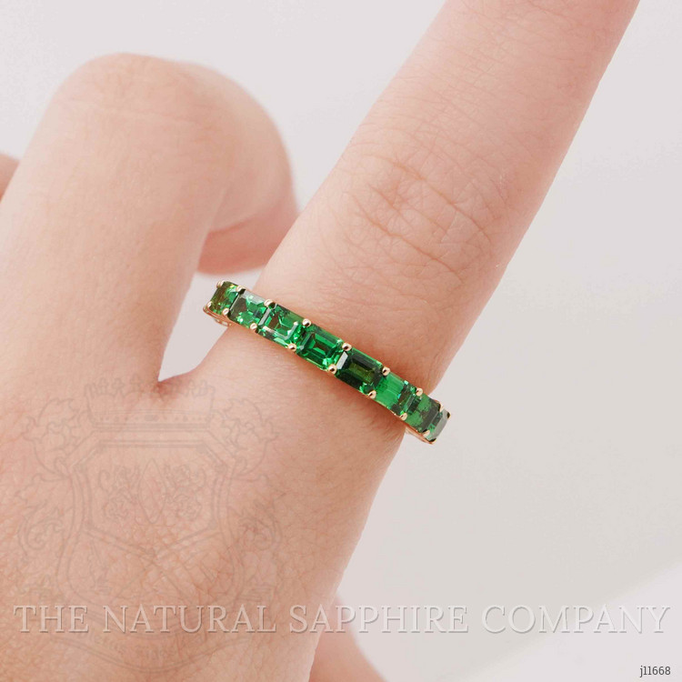 3.34 Ct. Tsavorite Garnet Accent Stones Ring, 18K Yellow Gold