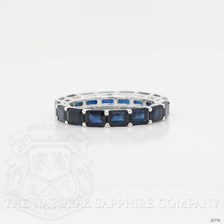 5.17 Ct. Blue Sapphire Accent Stones Ring, 18K Yellow Gold
