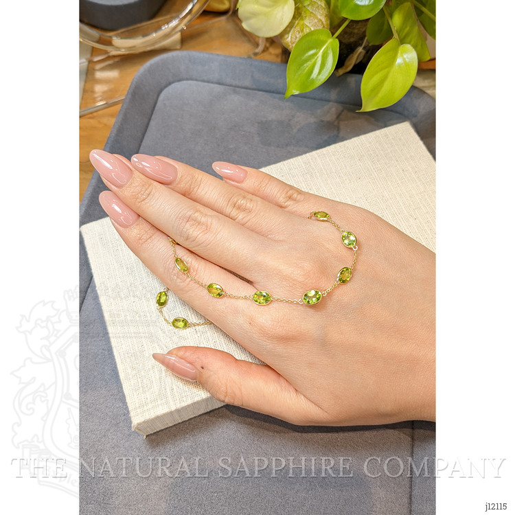 19.60 Ct. Yellowish Green Peridot Bezel Necklace, 18K Yellow Gold