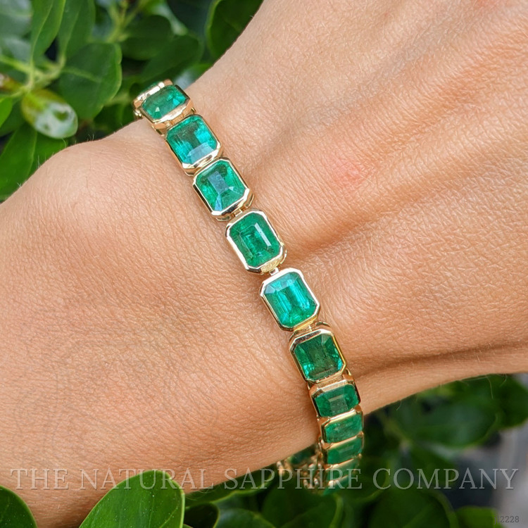 18.41 Ct.Tw. Emerald Bezel Bracelet, 14K Yellow Gold