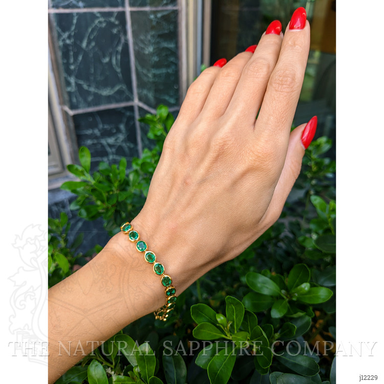 13.86 Ct.Tw. Emerald Bezel Bracelet, 14K Yellow Gold