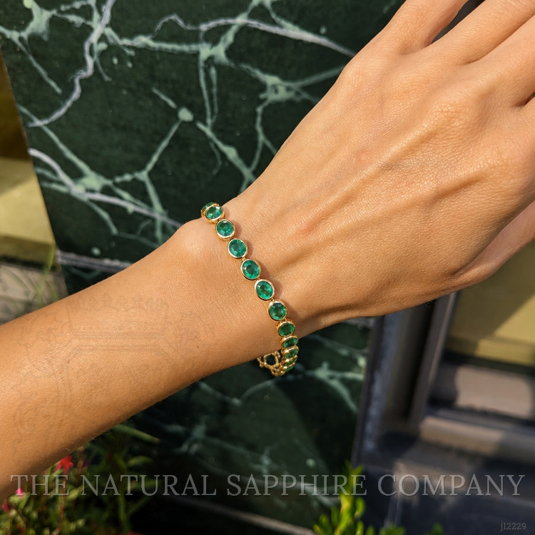 13.86 Ct.Tw. Emerald Bezel Bracelet, 14K Yellow Gold