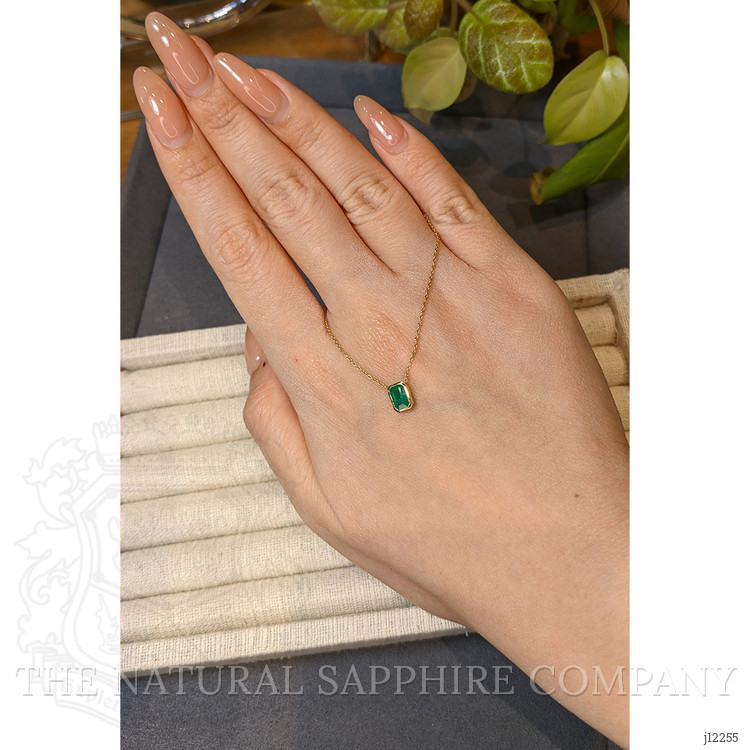 0.67 Ct. Emerald Bezel Necklace, 18K Yellow Gold