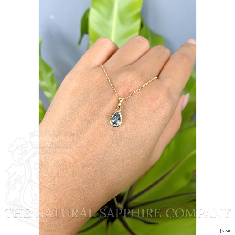 0.76 Ct. Blue Aquamarine Bezel Pendant, 14K Yellow Gold