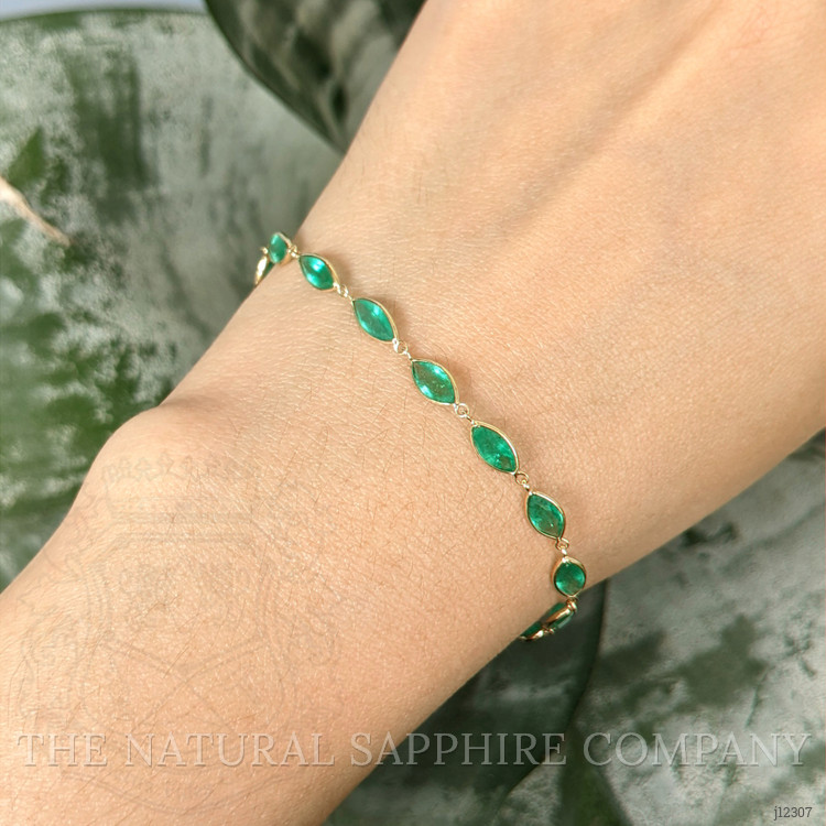 4.99 Ct.Tw. Emerald Bezel Bracelet, 18K Yellow Gold