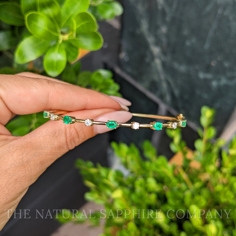0.87 Ct.Tw. Emerald and Natural Diamond Bangle Bracelet, 14K Yellow Gold