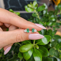 0.26&nbsp;Ct.Tw.Total Carat Weight Emerald and Natural Diamond Studs Earrings, 14K Yellow Gold Life Style