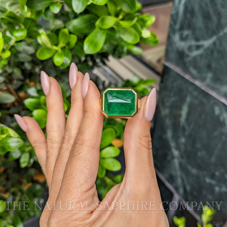 13.27 Ct. Emerald Men's Ring, 18K Yellow Gold