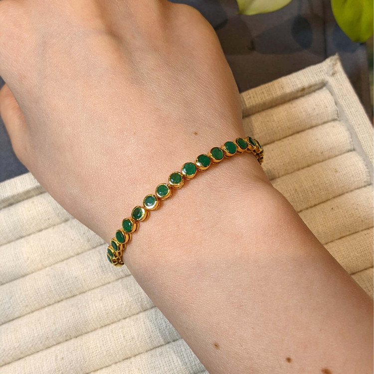 4.75 Ct.Tw. Green Agate Bezel Bracelet, 22K Gold Plated Silver