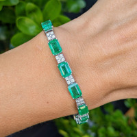 15.90 Ct.Tw. Emerald 14K Yellow Gold bracelet