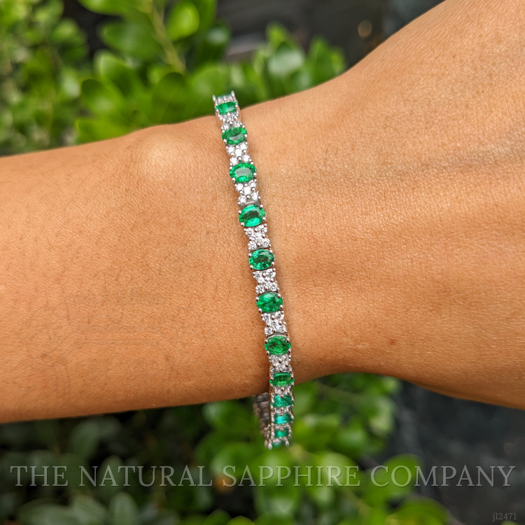 7.63 Ct.Tw. Emerald and Natural Diamond Tennis/Line Bracelet, Platinum 600