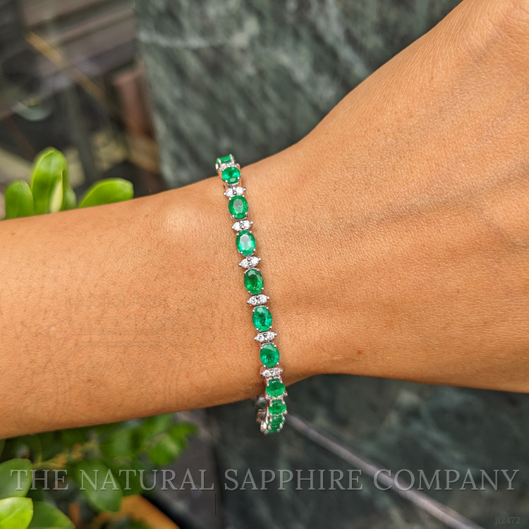7.63 Ct.Tw. Emerald and Natural Diamond Tennis/Line Bracelet, Platinum 600