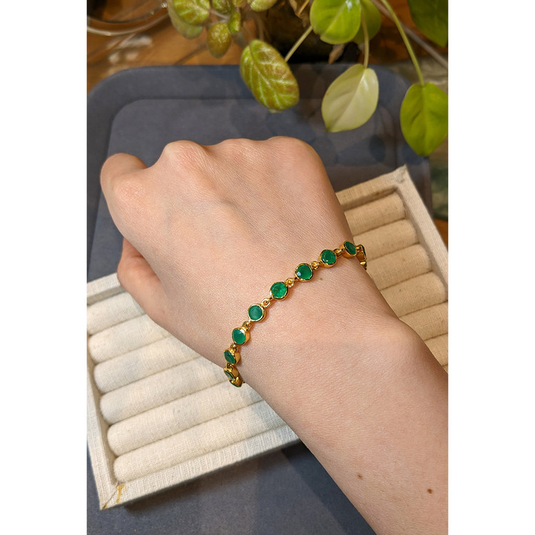 5.27 Ct.Tw. Green Agate Bezel Bracelet, 22K Gold Plated Silver