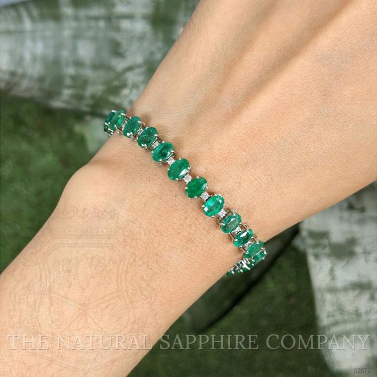14.25 Ct.Tw. Emerald and Natural Diamond Solitaire Bracelet, 14K White Gold