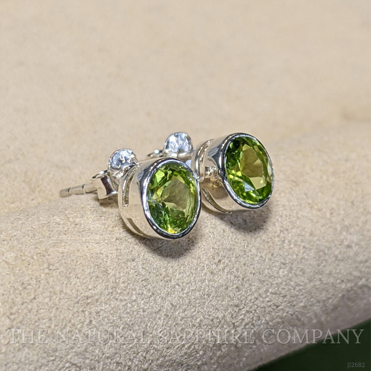1.68 Ct.Tw. Green (Lime Green) Peridot Studs Earrings, Silver