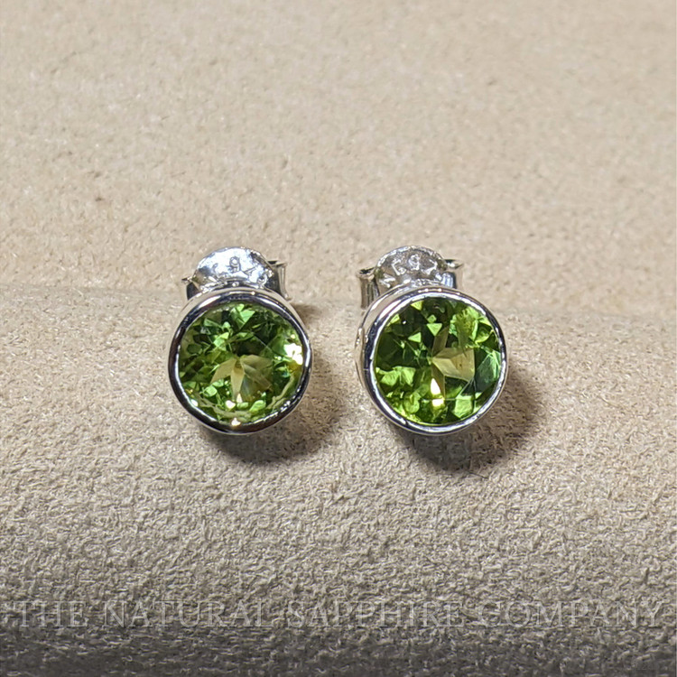 1.68 Ct.Tw. Green (Lime Green) Peridot Studs Earrings, Silver
