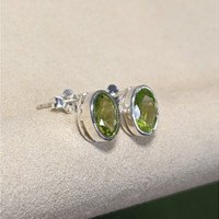 1.62&nbsp;Ct.Tw.Total Carat Weight Green (Lime Green) Peridot Studs Earrings, Silver Life Style