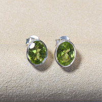 1.62&nbsp;Ct.Tw.Total Carat Weight Green (Lime Green) Peridot Studs Earrings, Silver Life Style