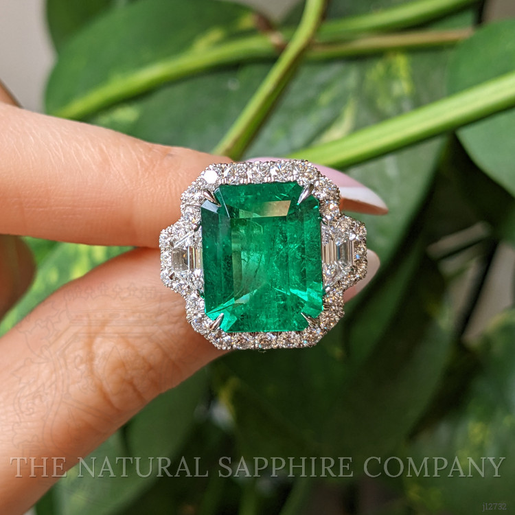 10.95 Ct. Emerald and Natural Diamond Pave Ring, Platinum 950