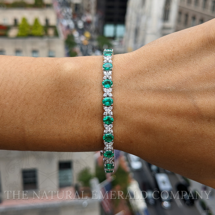 6.11 Ct.Tw. Emerald and Natural Diamond Tennis/Line Bracelet, Platinum 600