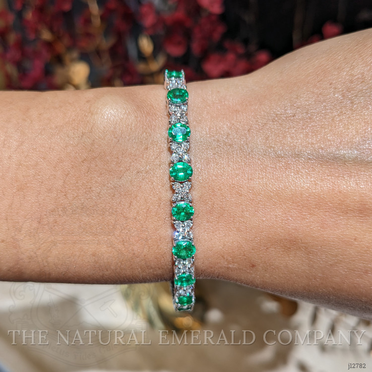 6.11 Ct.Tw. Emerald and Natural Diamond Tennis/Line Bracelet, Platinum 600