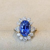 5.28 Ct. Sapphire 18K Yellow Gold ring