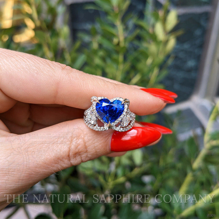 4.90 Ct. Blue Sapphire and Natural Diamond Antique Style Ring, 18K White Gold