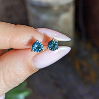 1.00&nbsp;Ct.Tw.Total Carat Weight Greenish Blue Sapphire Studs Earrings, 14K White Gold Life Style