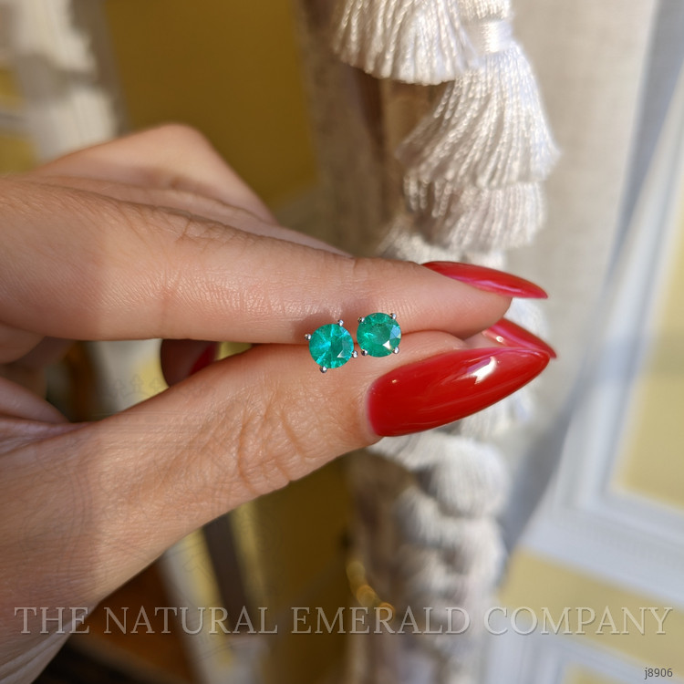 0.75 Ct.Tw. Emerald Studs Earrings, Platinum 950