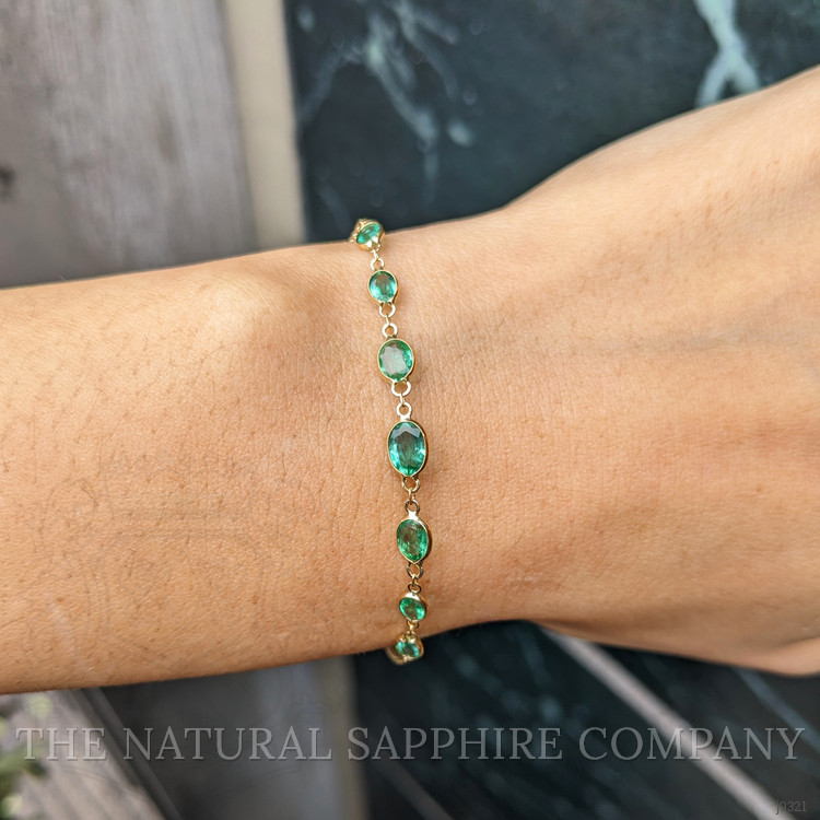 1.70 Ct.Tw. Emerald Bezel Bracelet, 18K Yellow Gold