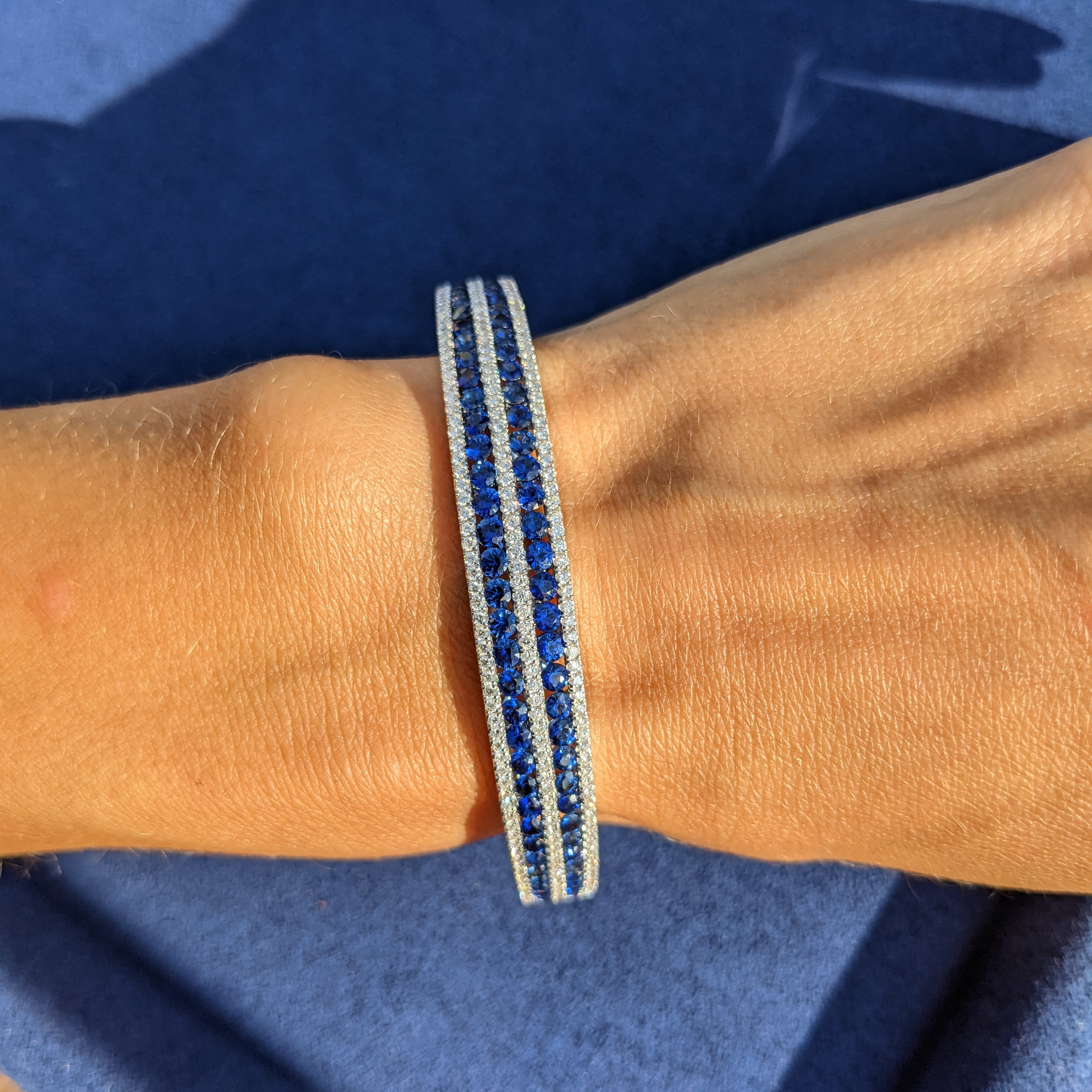 Sapphire Bracelet - Round 4.28 Ct. - 18K White Gold #J9418