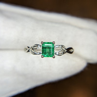 0.52 Ct. Emerald Ring, Platinum 950 Image