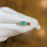 0.52 Ct. Emerald Ring, Platinum 950 Image