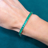 11.87 Ct.Tw. Emerald White Gold Bracelet